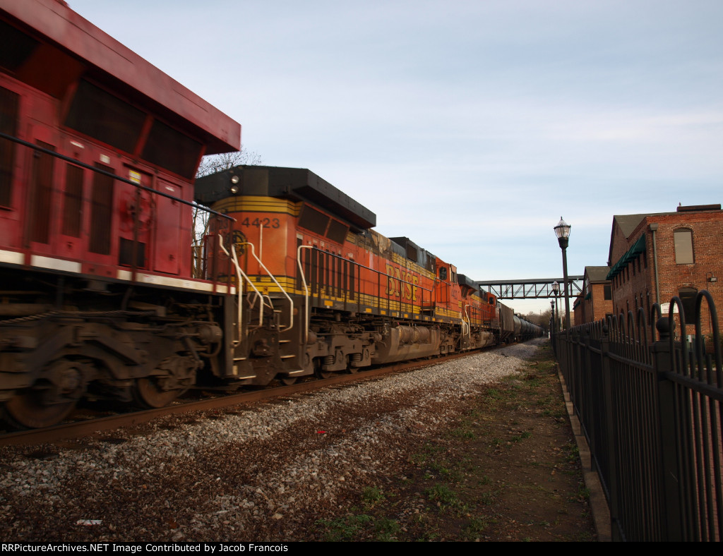 BNSF 4423